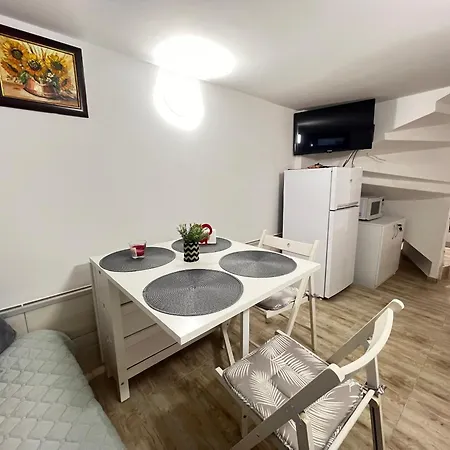 Guest house мореплавателите / The Seafarers *